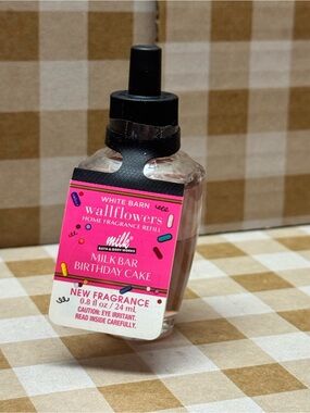 NWT B&BW x MILK BAR BIRTHDAY CAKE SEALED WALLFLOWER REFILL , LIMITED EDITION